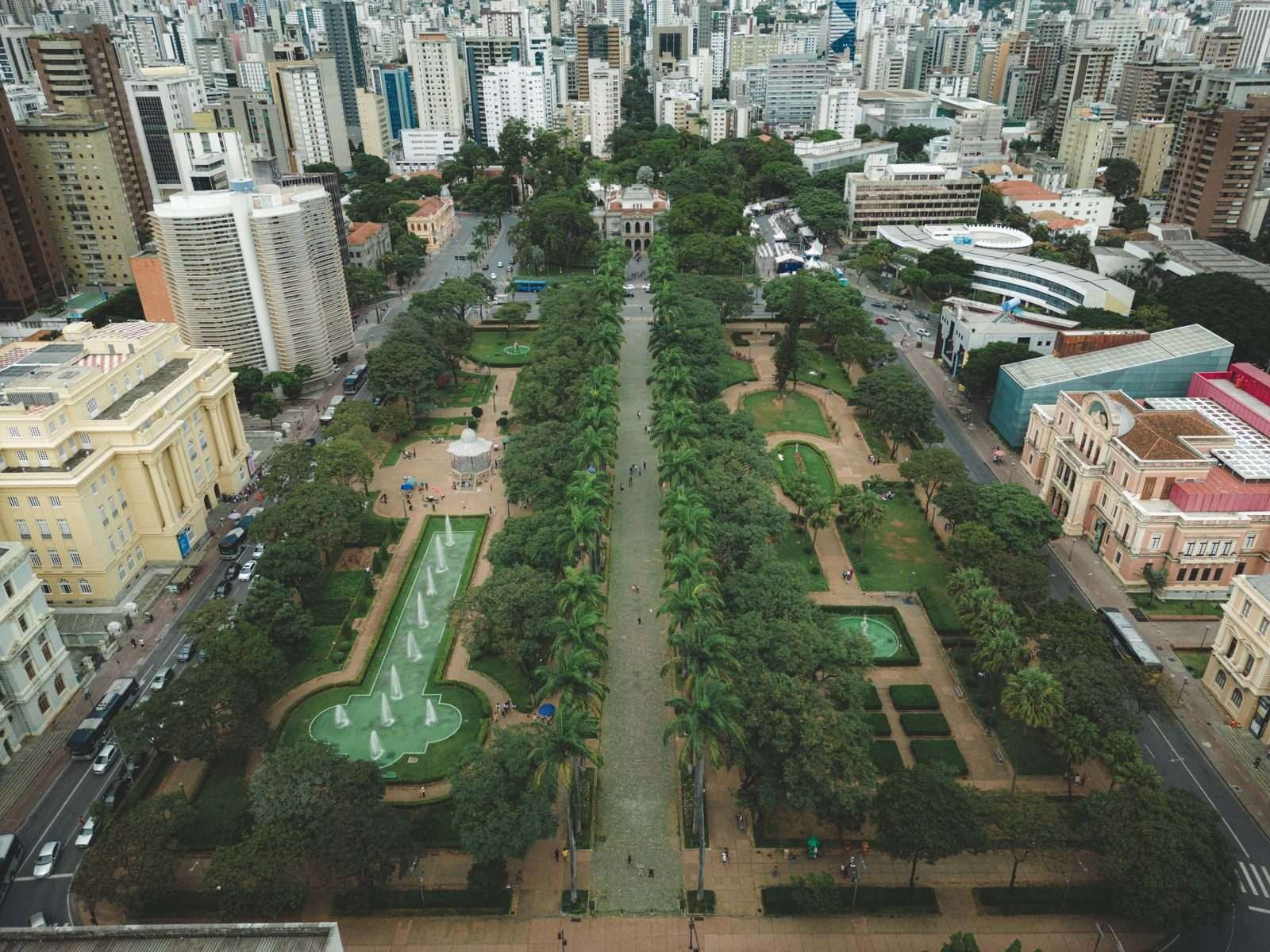 No jardim onde as horas.