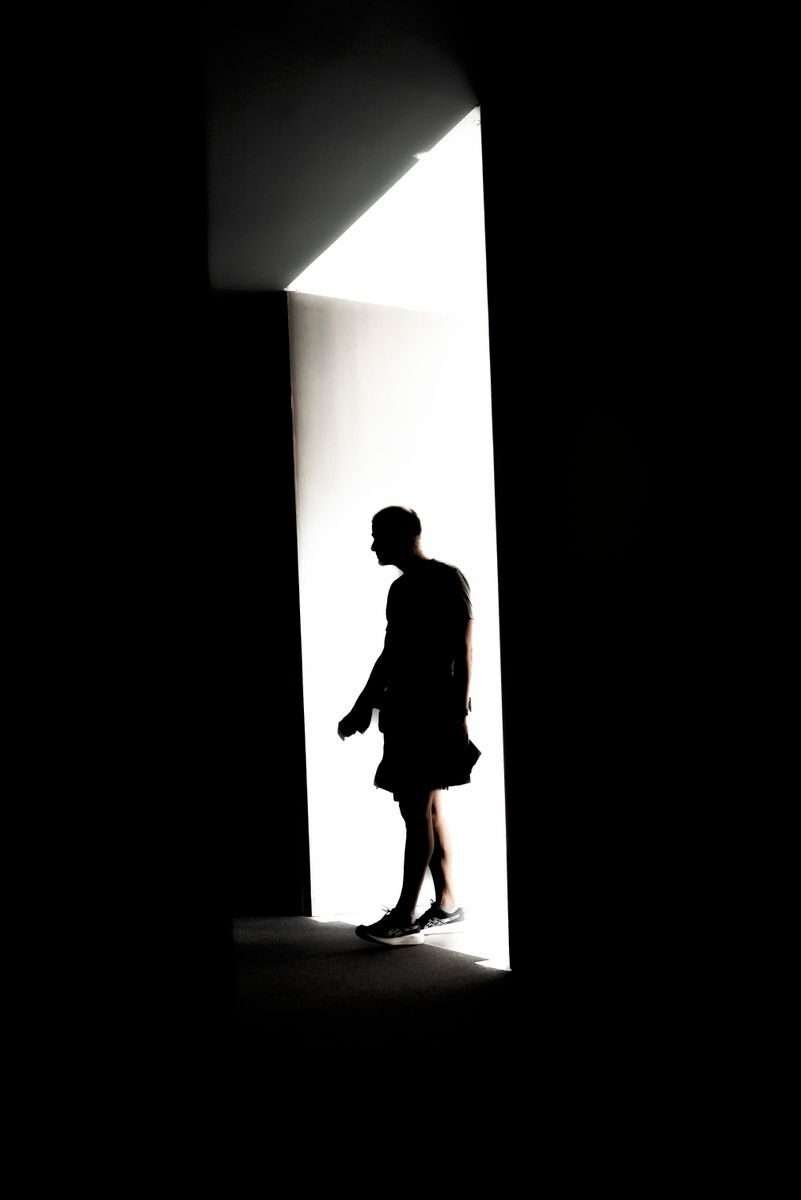 O Alinhamento da Força: Como o Otimismo Prático e a Fé Renovam o Corpo e Abrem Portas no Caos