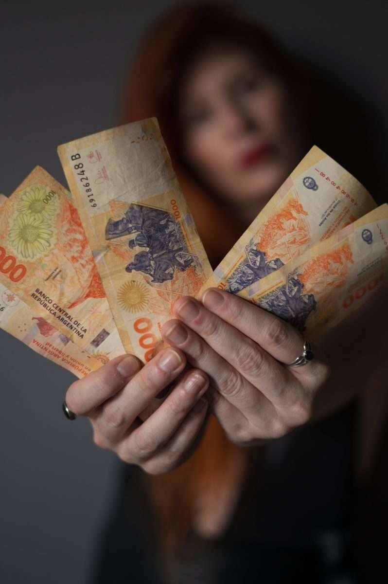 Use o dinheiro para viver bem e transformar o mundo.
